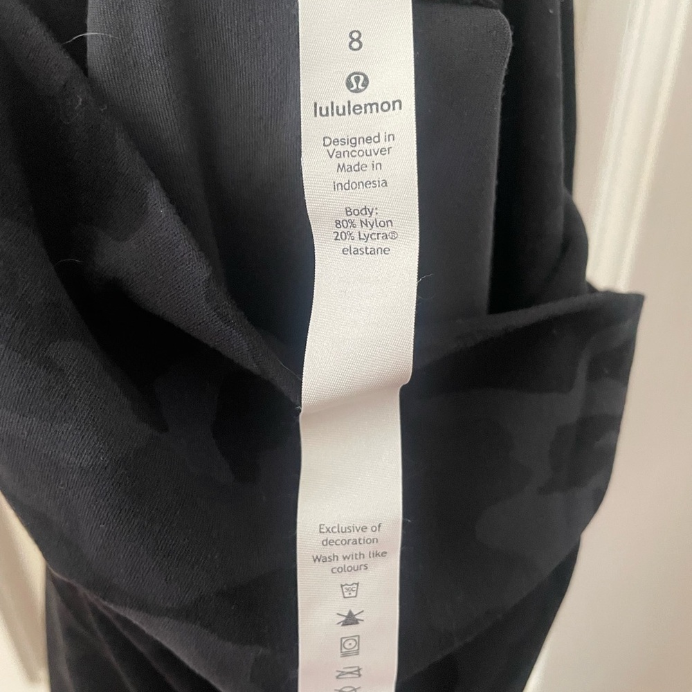Lululemon Camoflauge Long Sleeve Athletic Top - Picture 4 of 4